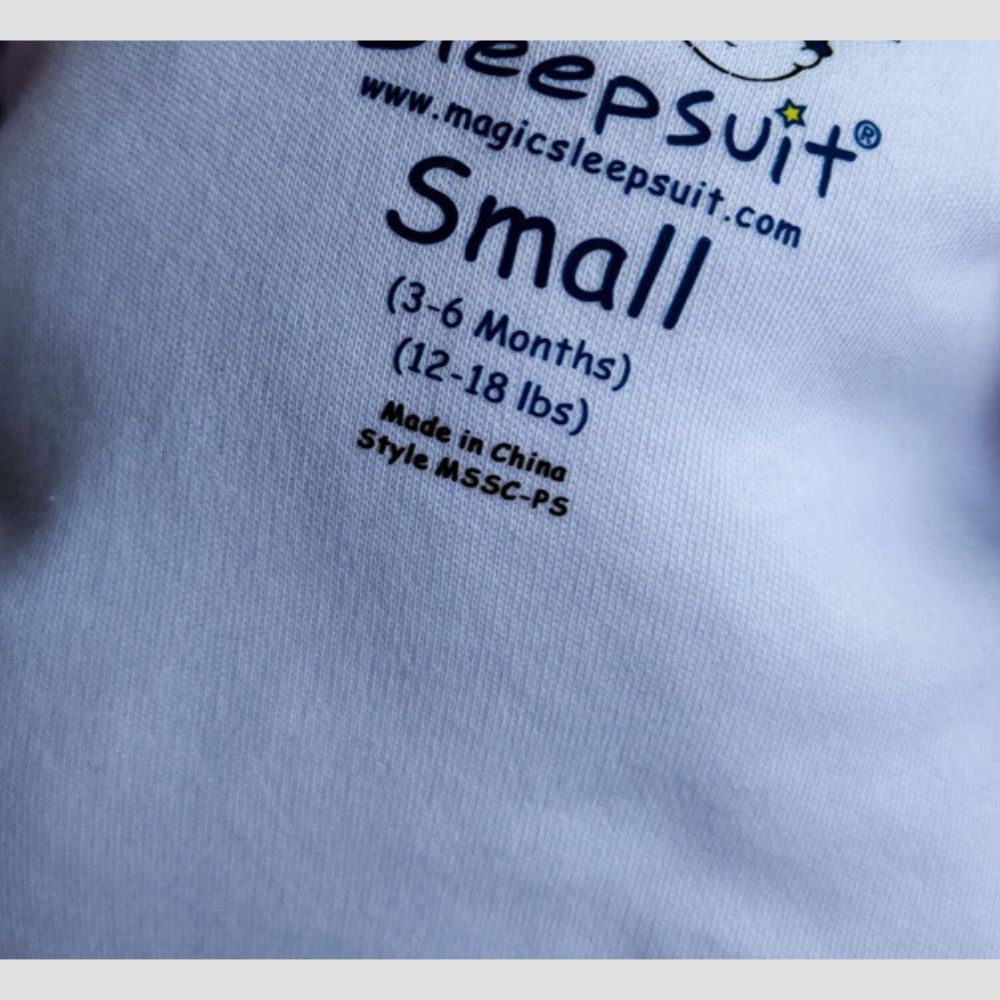 Cute and soft baby bodysuit with playful animal motifs.