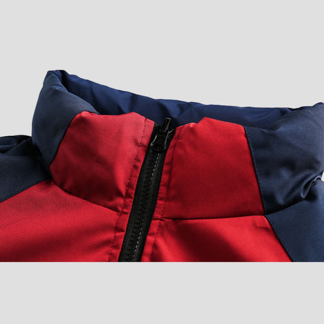 Casual fit jacket featuring high-quality, eco-friendly materials