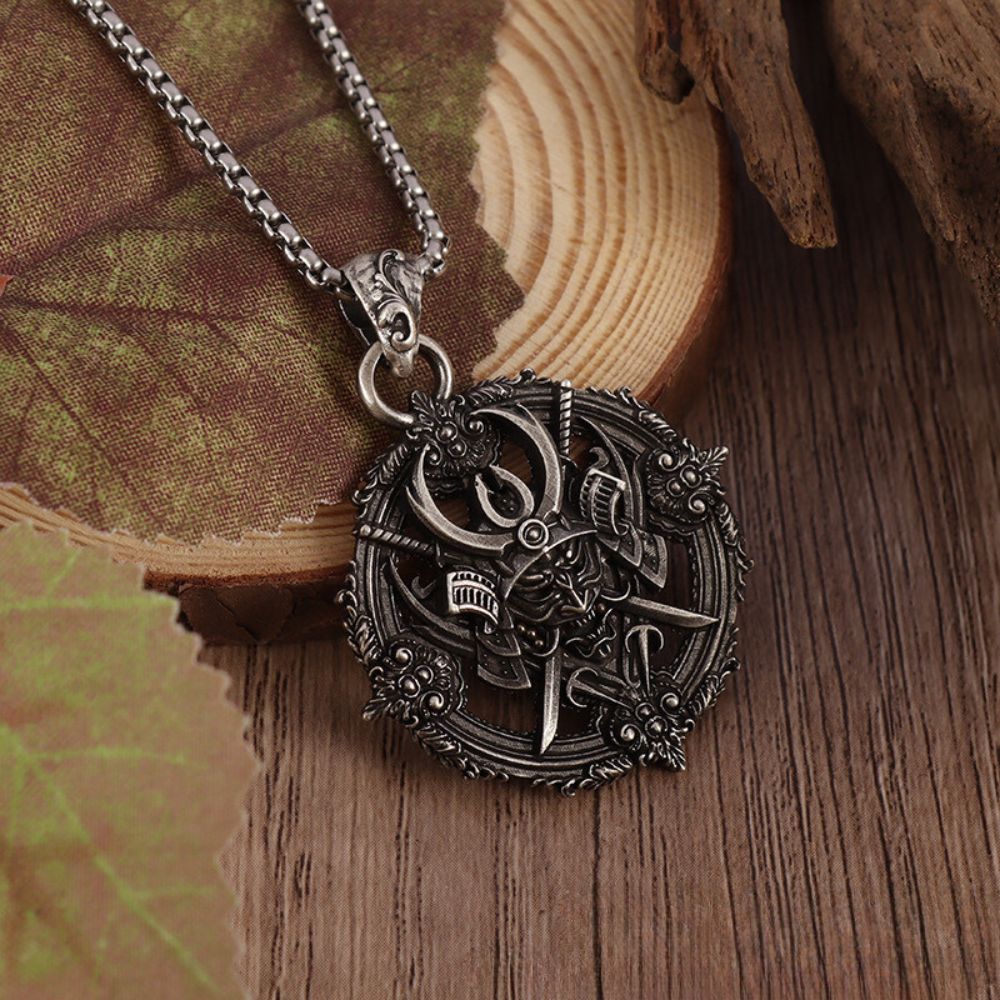 antique-gothic-necklace