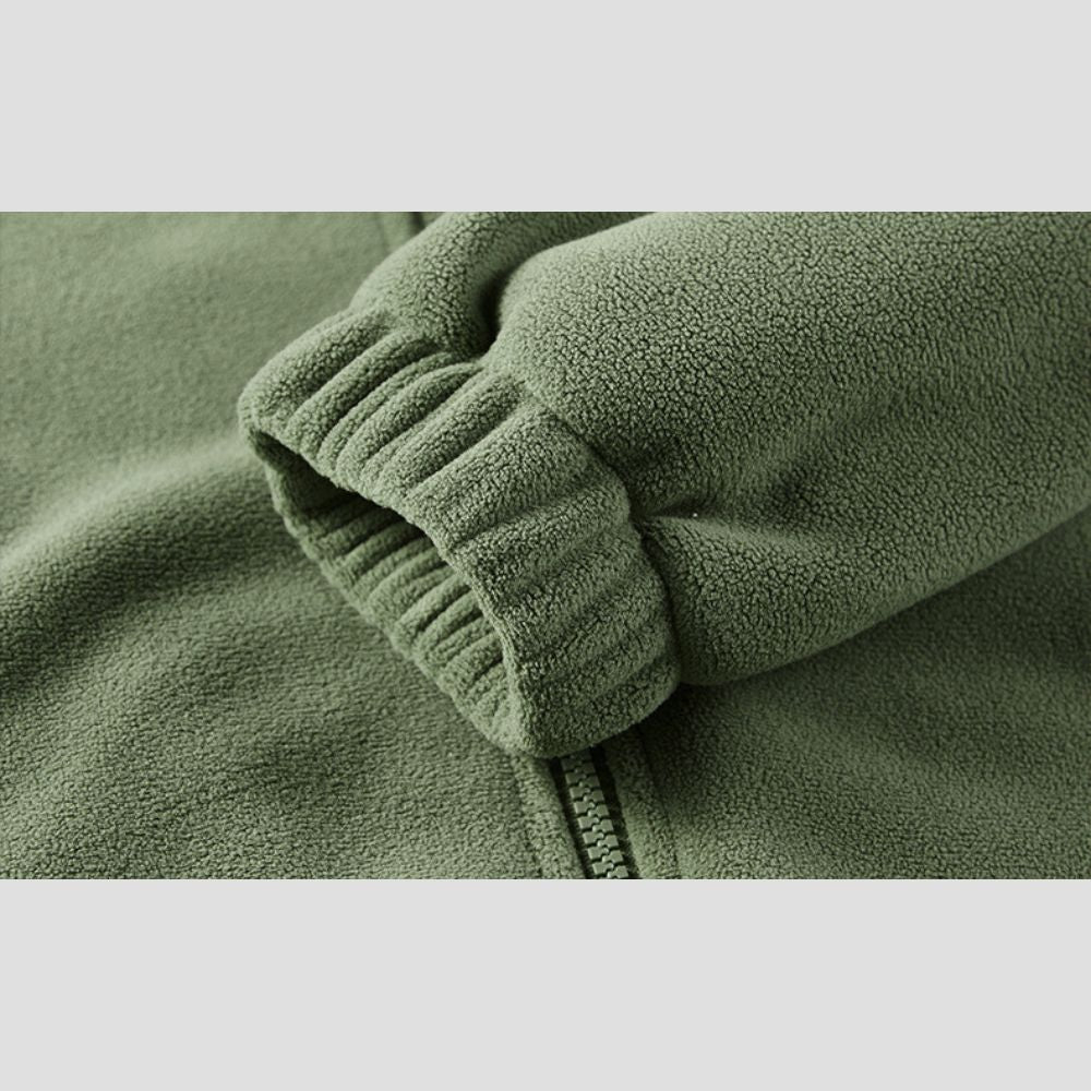 Warm and stylish Sweatshirt, ideal for winter and outdoor activities