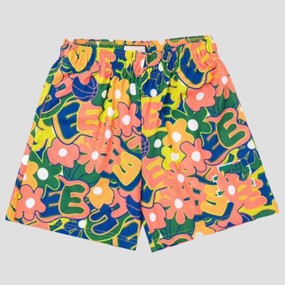 Fashionable loose fit shorts with a quick-dry feature, street fashion look, and breathable mesh.