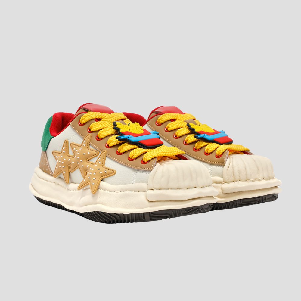 Rugged rubber sole meets soft PU insole for all-day comfort in these unisex sneakers.