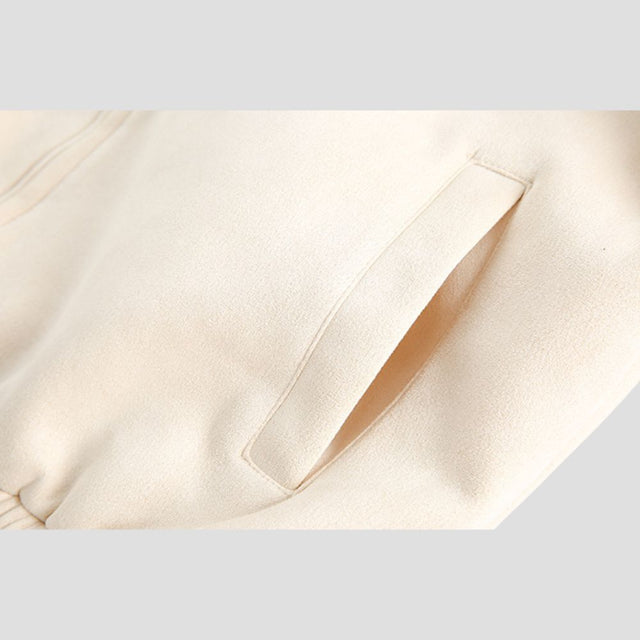 Versatile jacket that complements a variety of outfits effortlessly