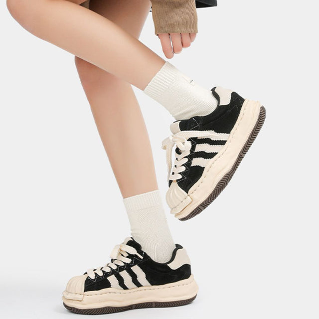 Interior view of the cushioned insole, providing maximum comfort and shock absorption during wear