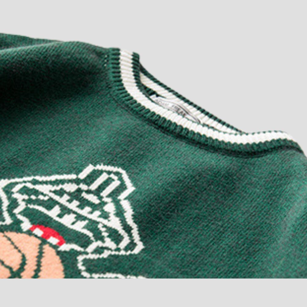 Comfortable oversized sweater for everyday streetwear style