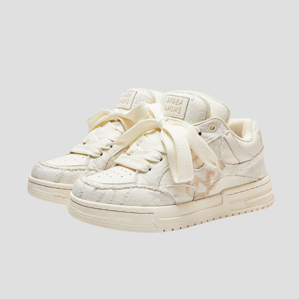 Suitable for various occasions, these sneakers are a must-have for your summer essentials.