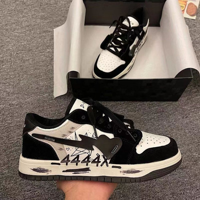 Closeup of the sole of Vintage Graffiti Casual Shoes with anti-slip feature