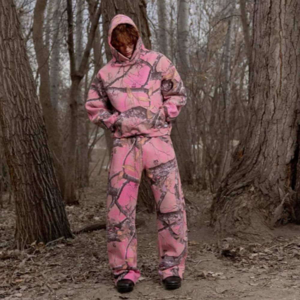 vintage-graffiti-maple-leaf-camouflage-set-close-up