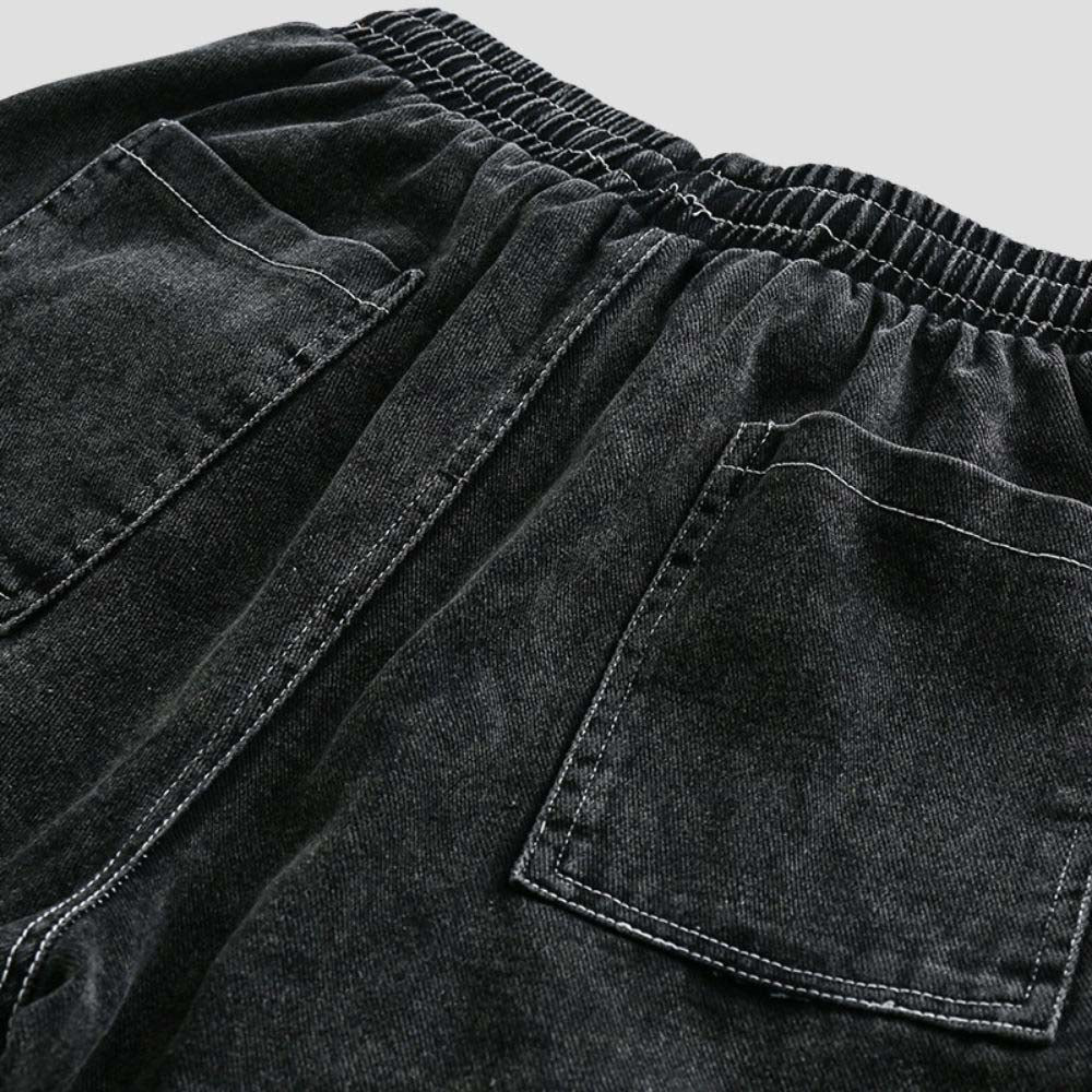 Comfortable and stylish loose fit shorts.