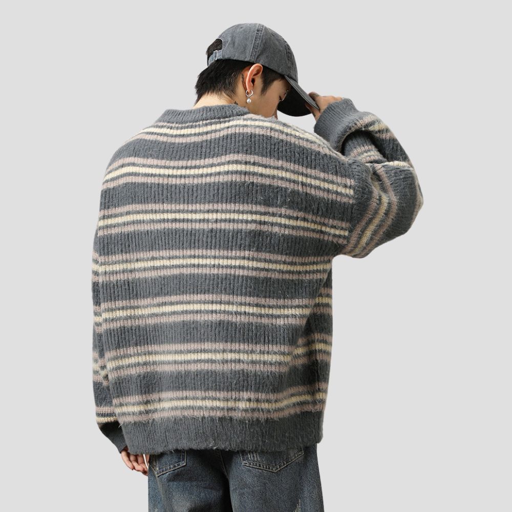 Cozy sweater in breathable fabric, ideal for everyday wear