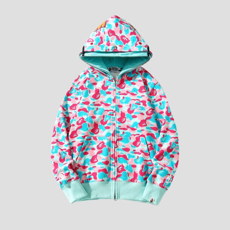 Hip-hop style camouflage shark head hoodie.