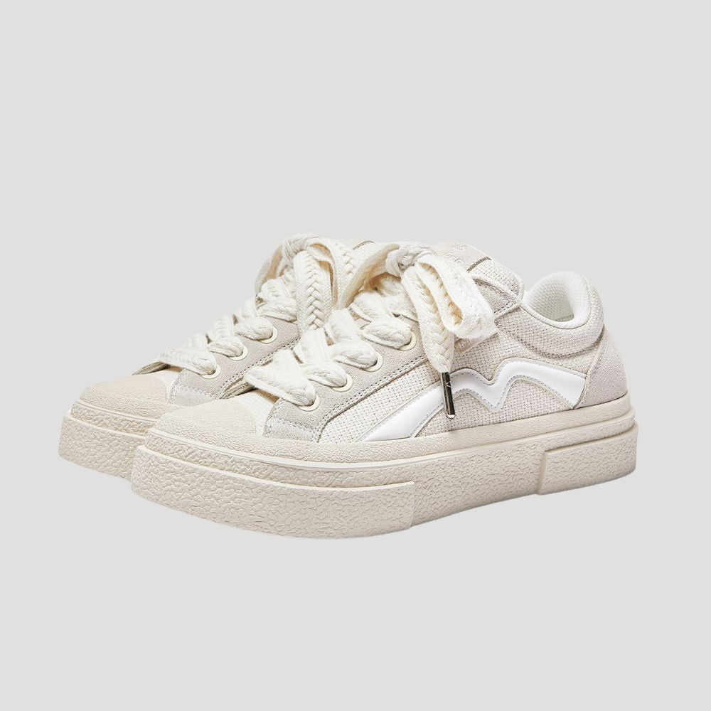 Perfect for various occasions, these unisex sneakers are a versatile addition to any wardrobe.
