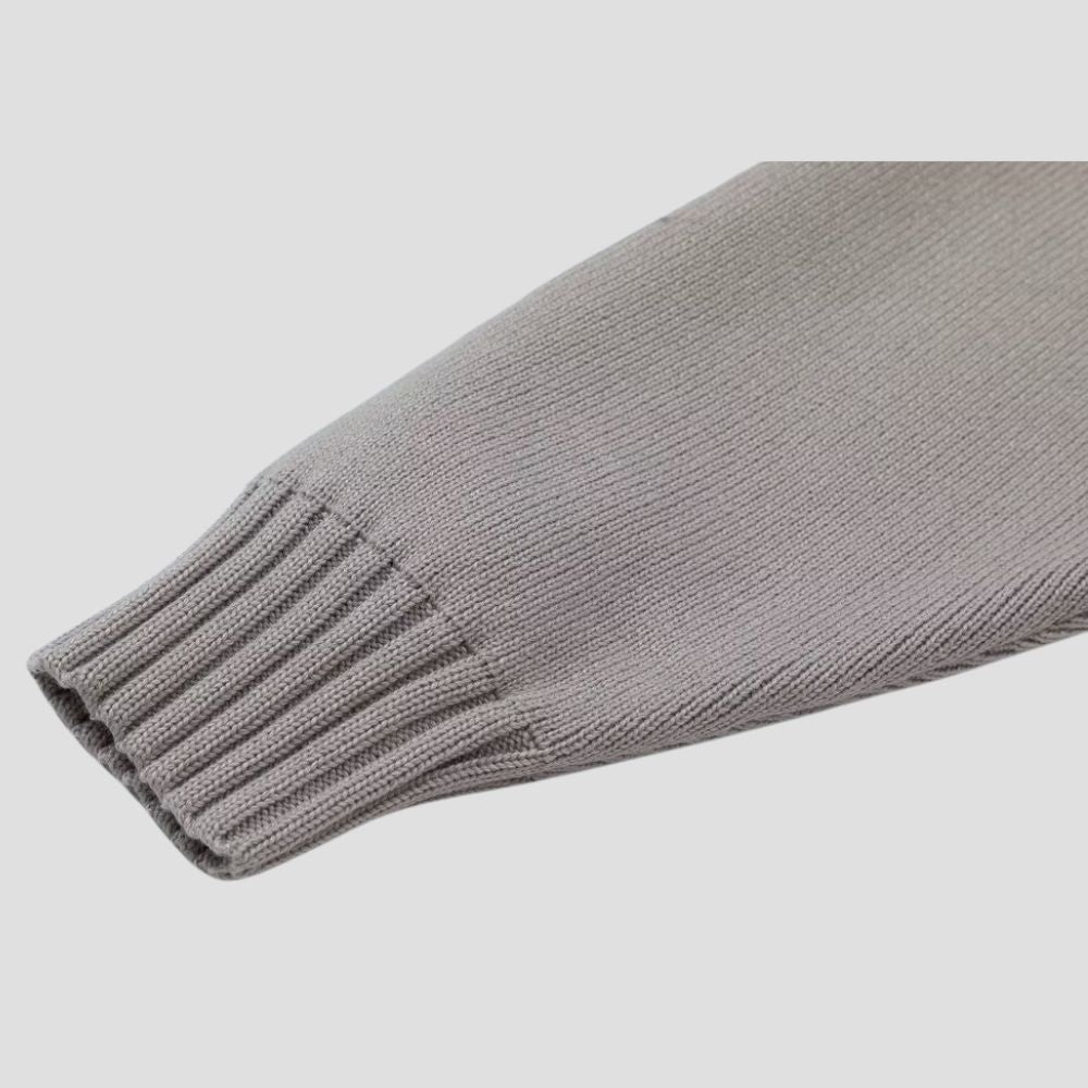 Soft-touch sweater with a chic minimalist design for everyday use.
