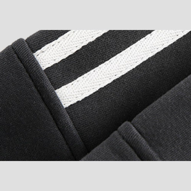 Unisex jacket with a relaxed fit for all-day comfort
