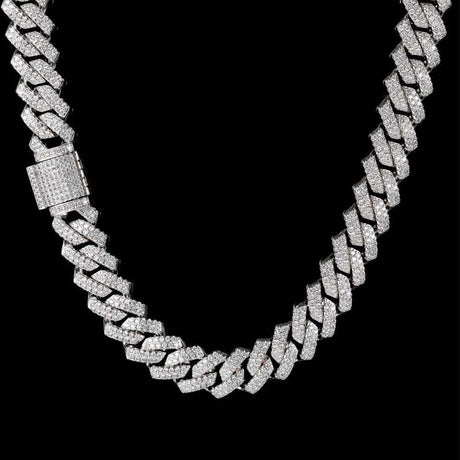  refined-white-stone-diamond-necklace