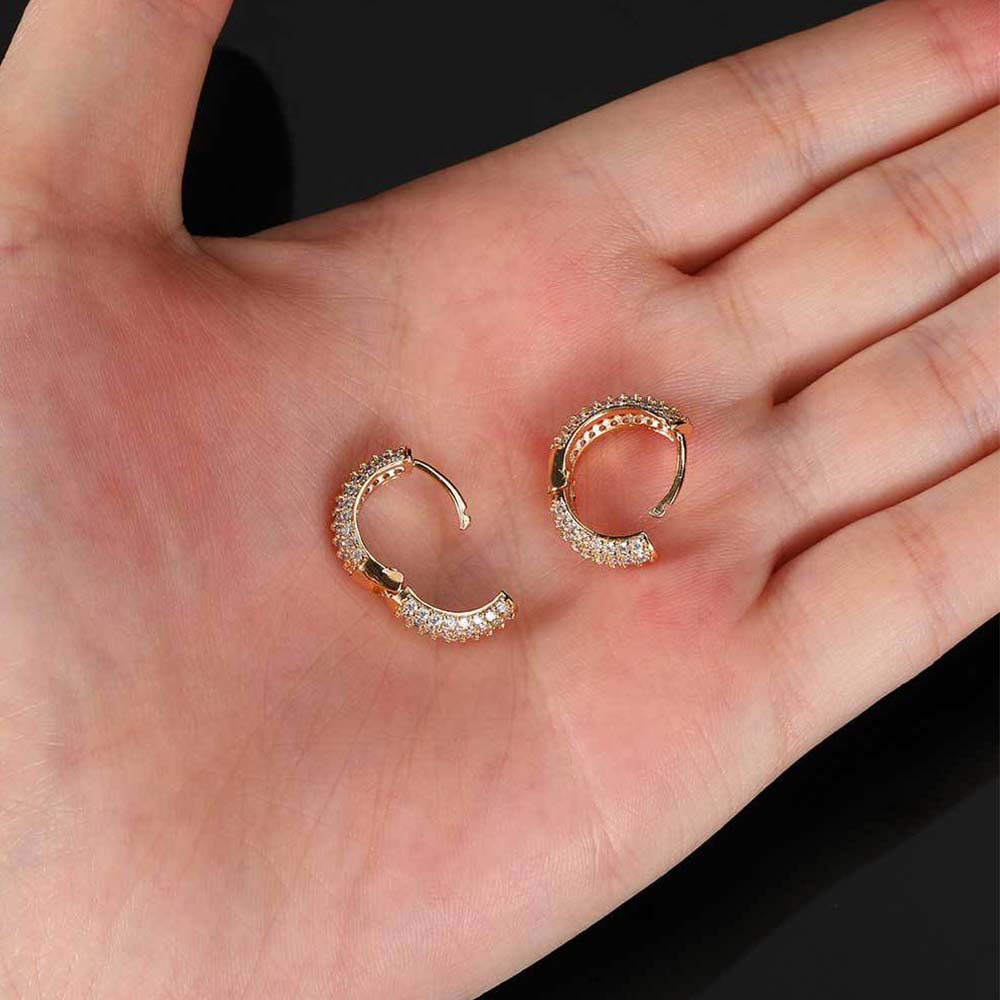 zircon-round-stud-earrings-lightweight